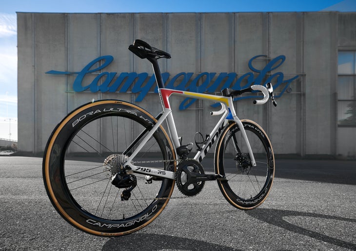 Campagnolo Comes Back to World Tour Racing with Team Cofidis on a Look 795 Blade RS for 2025